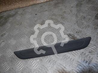 Накладка порога (внутренняя) Toyota Auris (E15) 2006 - 2012