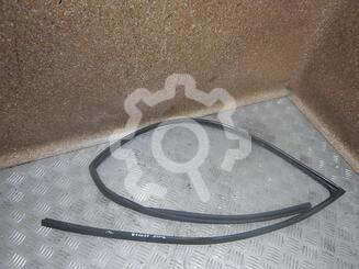 Уплотнитель стекла двери Toyota Auris (E15) 2006 - 2012