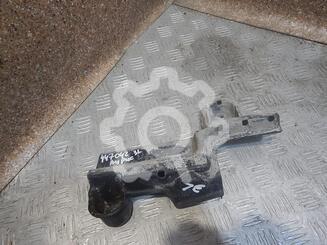 Накладка (кузов наружные) Toyota Auris (E15) 2006 - 2012