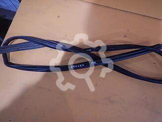 Уплотнитель стекла двери Toyota Auris (E15) 2006 - 2012