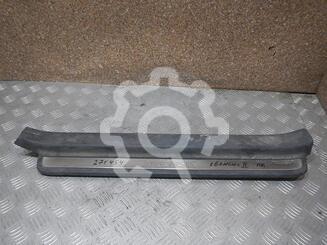 Накладка порога (внутренняя) Toyota Avensis II 2003 - 2008