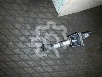 Ограничитель двери Toyota Avensis II 2003 - 2008