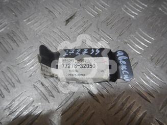 Кронштейн радиатора Toyota Avensis II 2003 - 2008