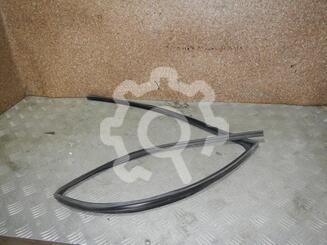 Уплотнитель стекла двери Toyota Camry VI [XV40] 2006 - 2011