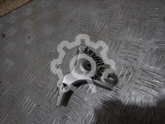 Кронштейн фар правый Toyota RAV 4 II [XA20] 2000 - 2006