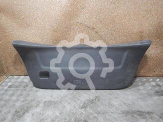 Обшивка двери багажника Toyota Yaris 2005 - 2011