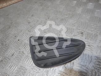 Решетка в бампер Toyota Yaris c 2011 г.