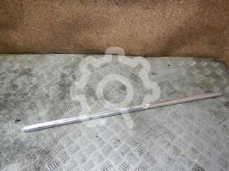 Накладка стекла заднего правого Volkswagen Touareg I 2002 - 2010