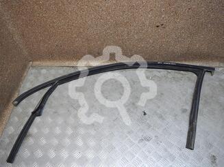 Уплотнитель стекла двери Volkswagen Jetta V 2005 - 2011