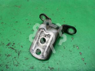 Петля двери Nissan Qashqai (J10) 2006 - 2014
