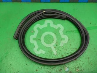 Уплотнитель двери Nissan Qashqai (J10) 2006 - 2014