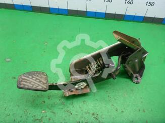 Педаль сцепления Nissan Qashqai (J10) 2006 - 2014