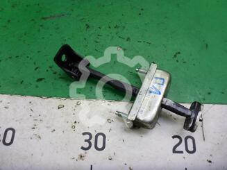 Ограничитель двери Ford Focus II 2005 - 2011
