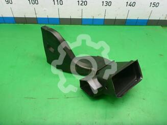 Воздухозаборник (внутри) Volkswagen Touareg I 2002 - 2010
