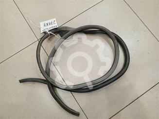 Уплотнитель двери Toyota Land Cruiser [100] 1998 - 2007