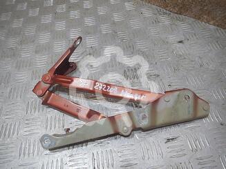 Петля крышки багажника Dodge Avenger 2007 - 2014