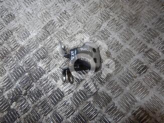 Петля двери Ford Fiesta V [Mk5] 2002 - 2008