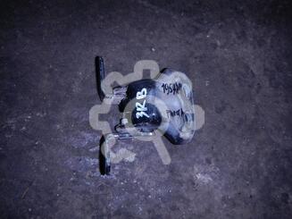 Петля двери Ford Fiesta V [Mk5] 2002 - 2008