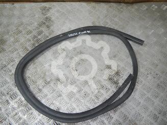 Уплотнитель двери Ford Fiesta V [Mk5] 2002 - 2008