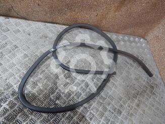 Уплотнитель двери Ford Fiesta V [Mk5] 2002 - 2008