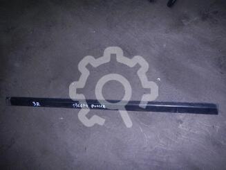 Накладка стекла заднего правого Ford Fiesta V [Mk5] 2002 - 2008