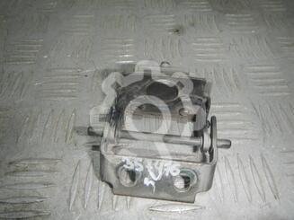 Петля двери багажника Ford Fiesta V [Mk5] 2002 - 2008