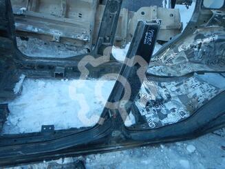 Стойка центральная левая Ford Fiesta V [Mk5] 2002 - 2008