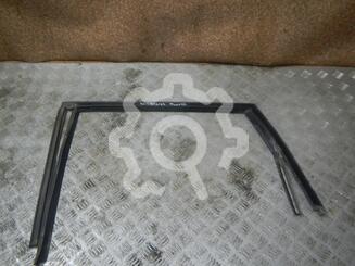 Уплотнитель стекла двери Ford Fiesta V [Mk5] 2002 - 2008