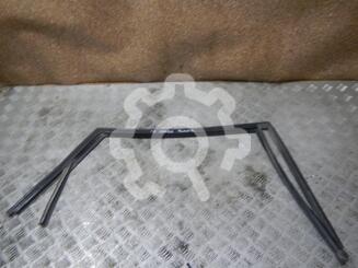 Уплотнитель стекла двери Ford Fiesta V [Mk5] 2002 - 2008