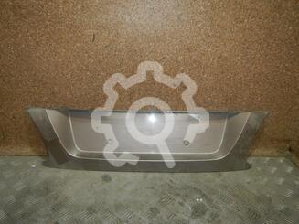Накладка крышки багажника Nissan Almera II [N16] 2000 - 2006