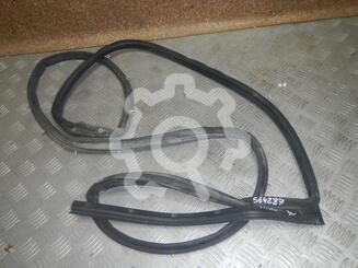 Уплотнитель двери Nissan Tiida I [C11] 2004 - 2013