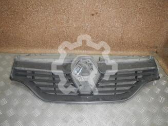 Решетка радиатора Renault Sandero II 2013 - н.в.