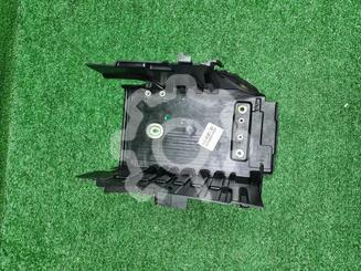 Крепление АКБ (корпус/подставка) Land Rover Discovery Sport c 2014 г.