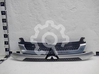 Решетка радиатора Mitsubishi Outlander III 2012 - 2024