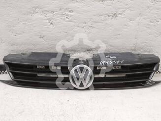 Решетка радиатора Volkswagen Jetta VI 2010 - 2018