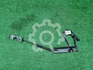 Петля капота Land Rover Discovery Sport c 2014 г.