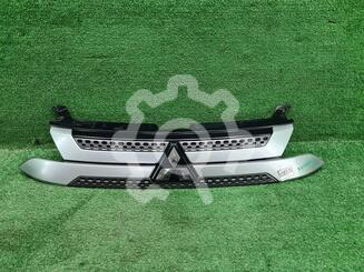 Решетка радиатора Mitsubishi Outlander III 2012 - 2024