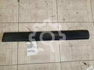 Накладка двери передней правой Renault Sandero I 2009 - 2014