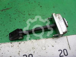 Ограничитель двери Ford Focus II 2005 - 2011