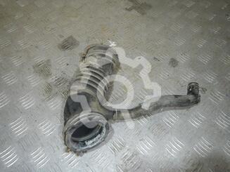 Патрубок воздушного фильтра Toyota Avensis III c 2009 г.