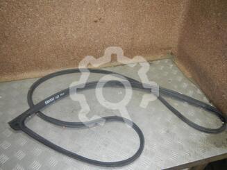 Уплотнитель двери Toyota Ist I 2001 - 2007