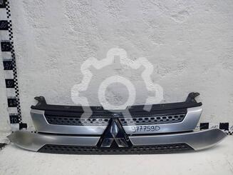 Решетка радиатора Mitsubishi Outlander III 2012 - 2024