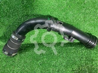 Патрубок интеркулера Land Rover Discovery Sport c 2014 г.