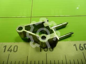 Кронштейн (кузов снаружи) Volkswagen Golf V 2003 - 2009