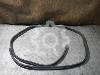 Уплотнитель двери Renault Logan II 2012 - н.в.