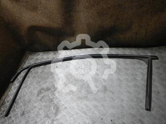 Уплотнитель стекла двери Ford Focus II 2005 - 2011