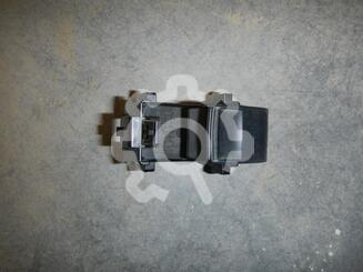 Кнопка стеклоподъемника Toyota Auris (E15) 2006 - 2012