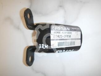Петля двери Nissan Qashqai (J10) 2006 - 2014