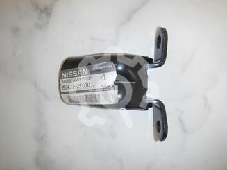 Петля двери передней Nissan Qashqai (J10) 2006 - 2014