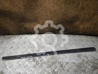 Накладка стекла переднего левого Toyota Corolla X [E14, E150] 2006 - 2013